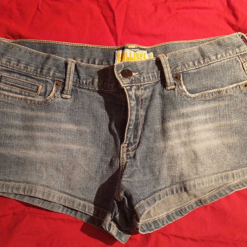 Hollister jean shorts size 9